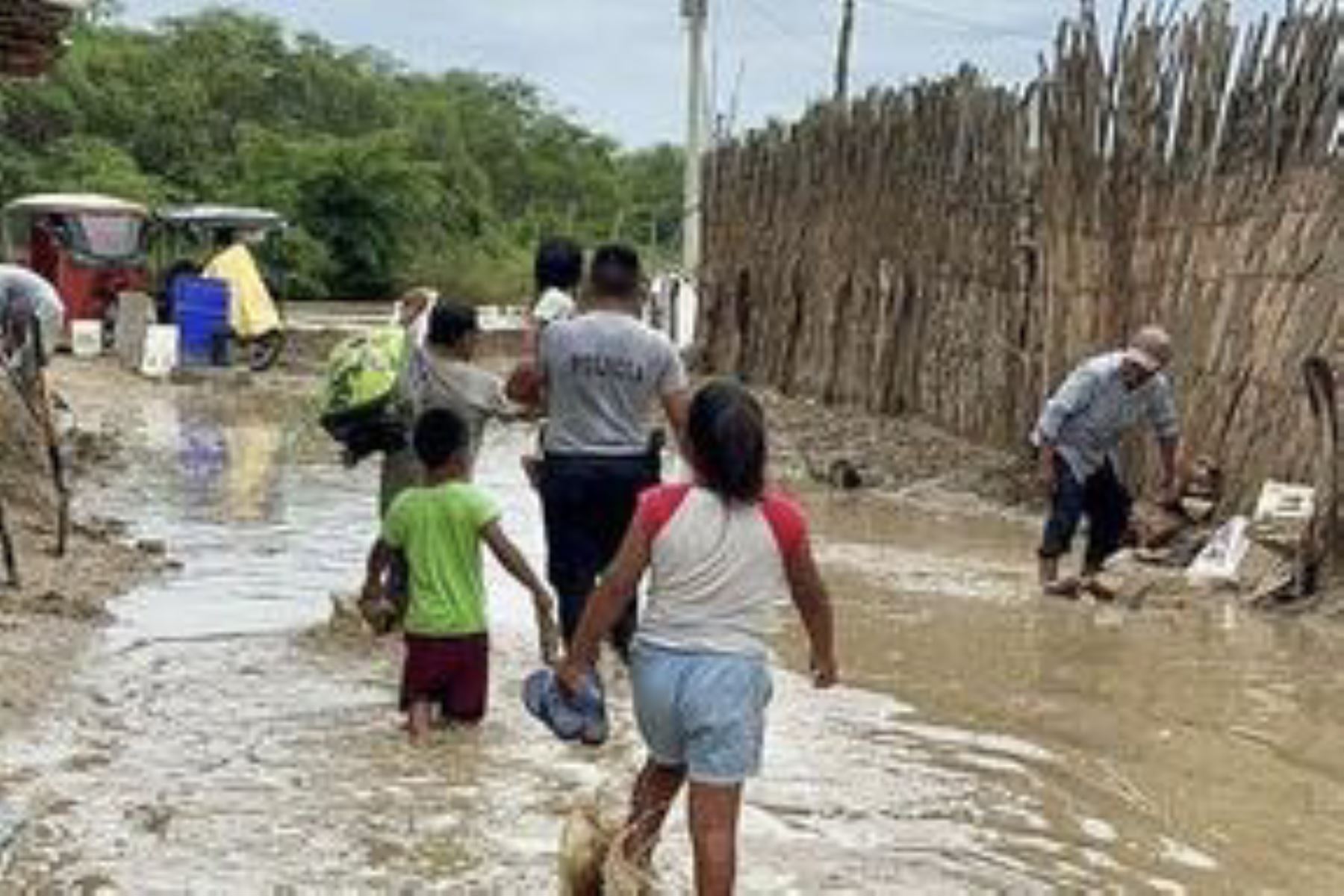 Prorrogan estado de emergencia por lluvias en cuatro distritos de la región Piura