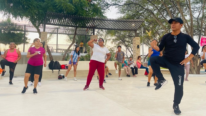 El parque Néstor Martos se convierte en pista de baile gracias a “Ponte Fitness”