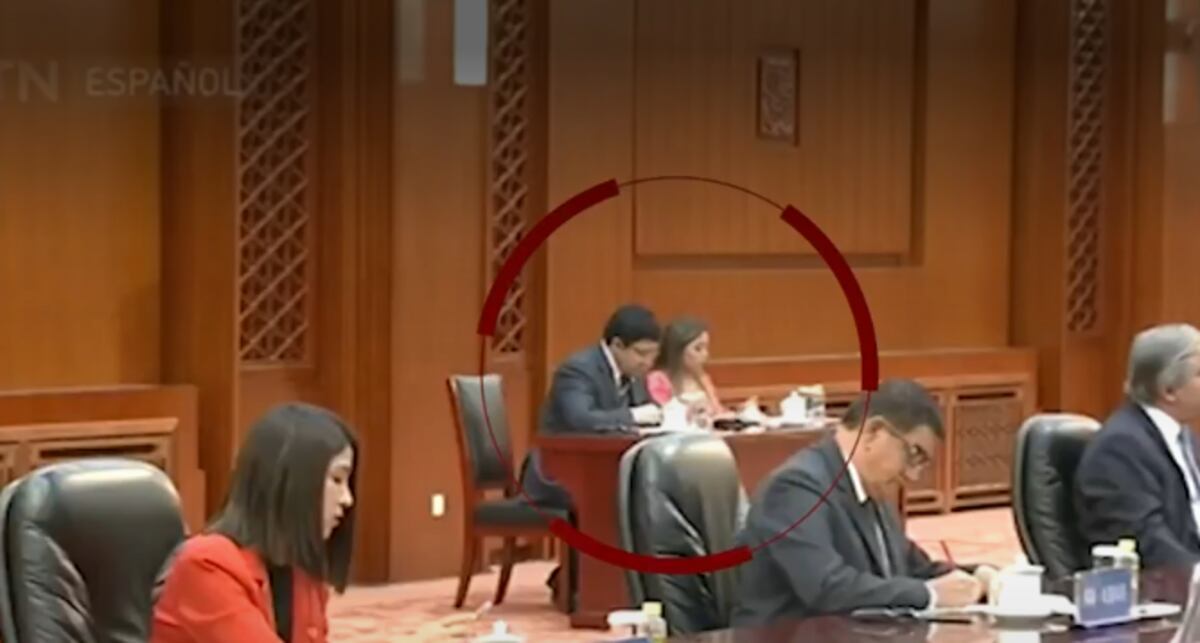 Cuestionan viaje de funcionaria del Congreso a China con Eduardo Salhuana