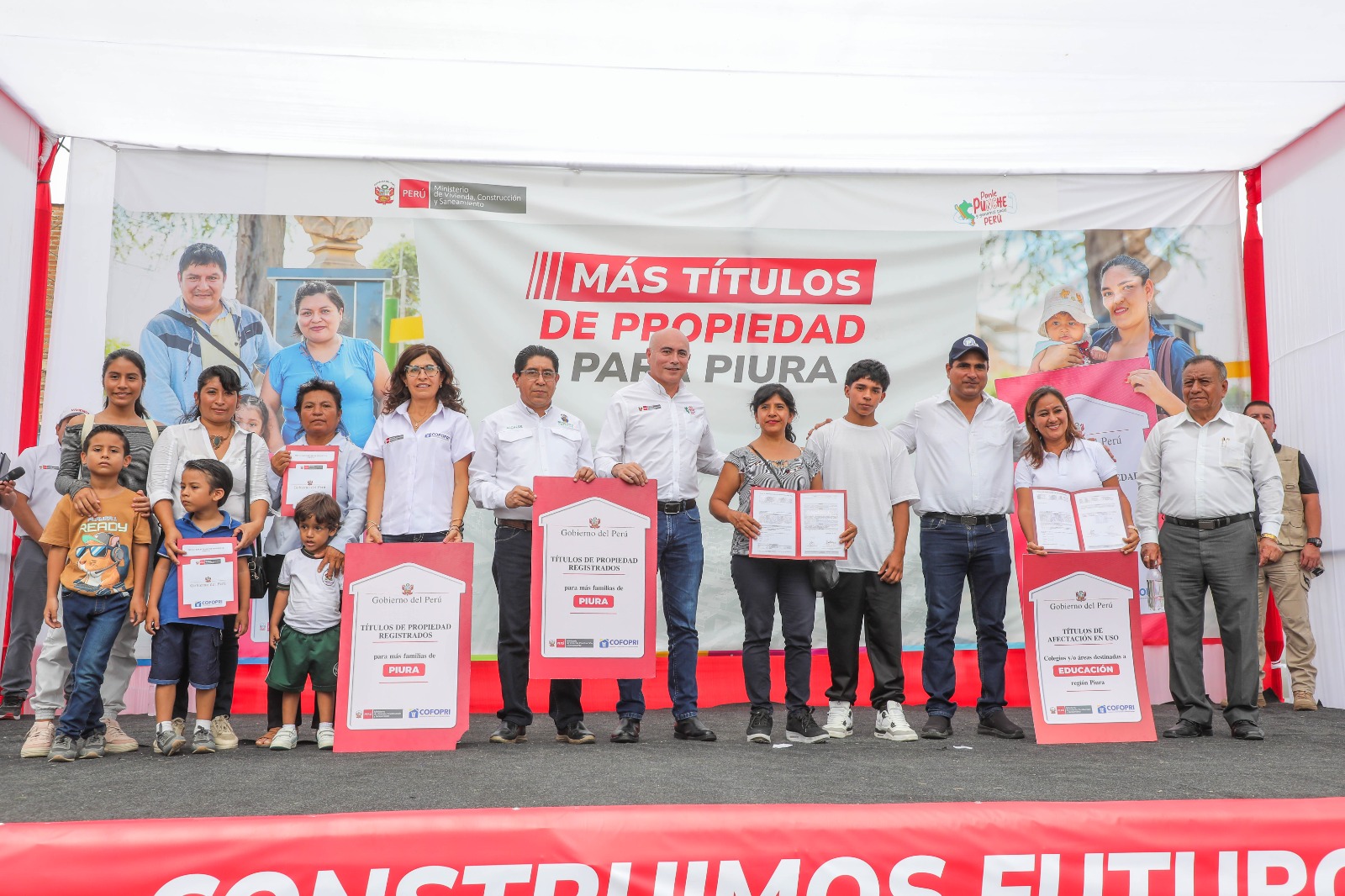 Castilla: 356 familias castellanas se benefician con entrega de títulos de propiedad