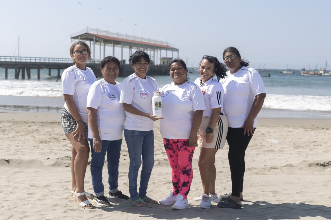 Biofertilizante hecho por mujeres emprendedoras a partir de residuos marinos impulsa la agricultura
