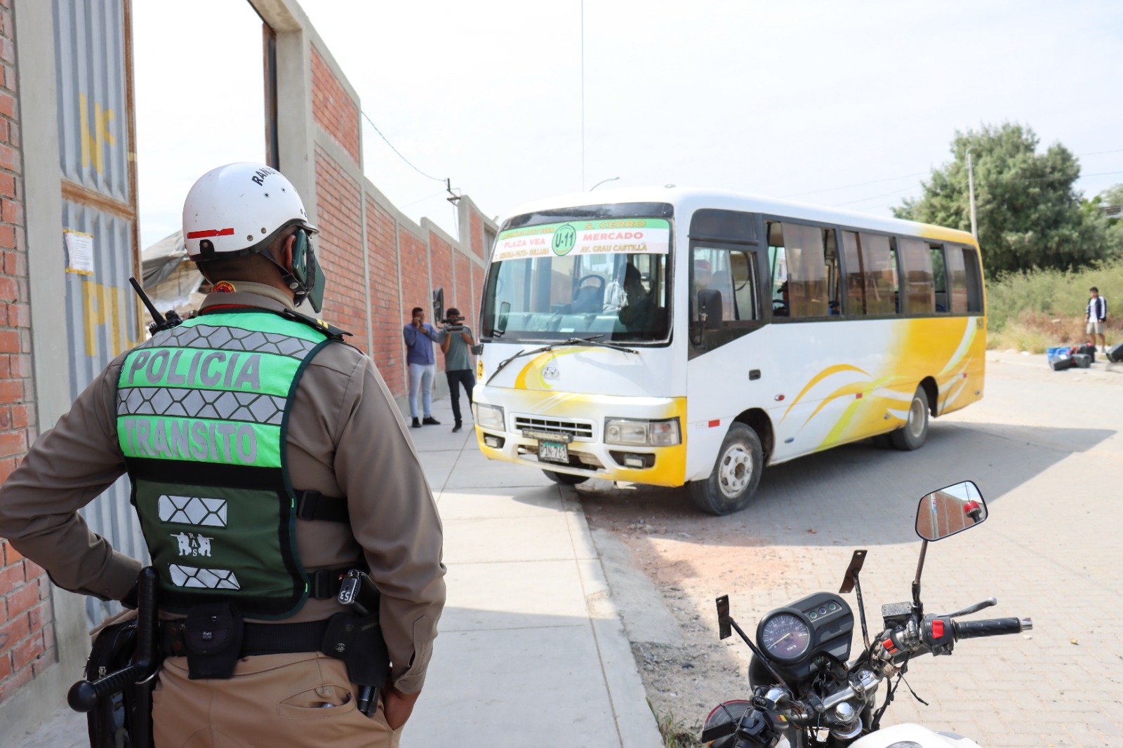 Operativos contra el transporte informal y cámaras en buses