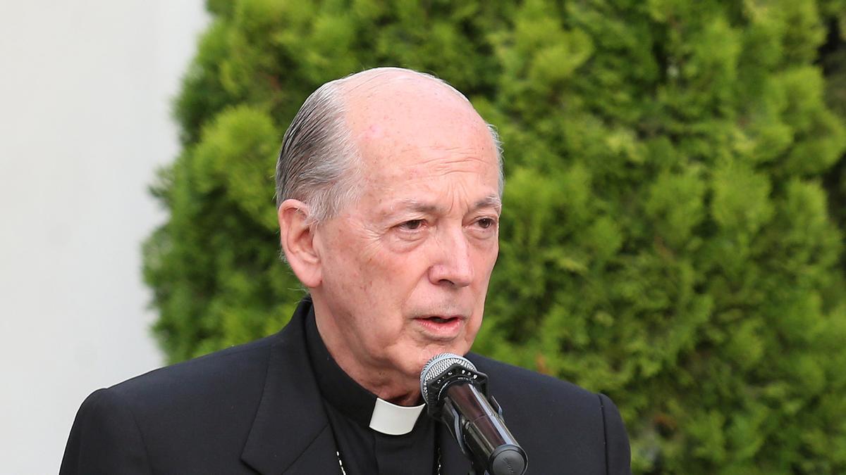 Cipriani participa en congregaciones en el Vaticano pese a sanciones del papa