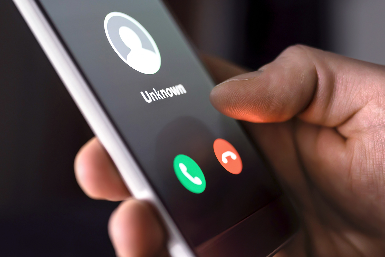 Congreso aprueba ley para bloquear celulares usados en delitos graves y extorsión