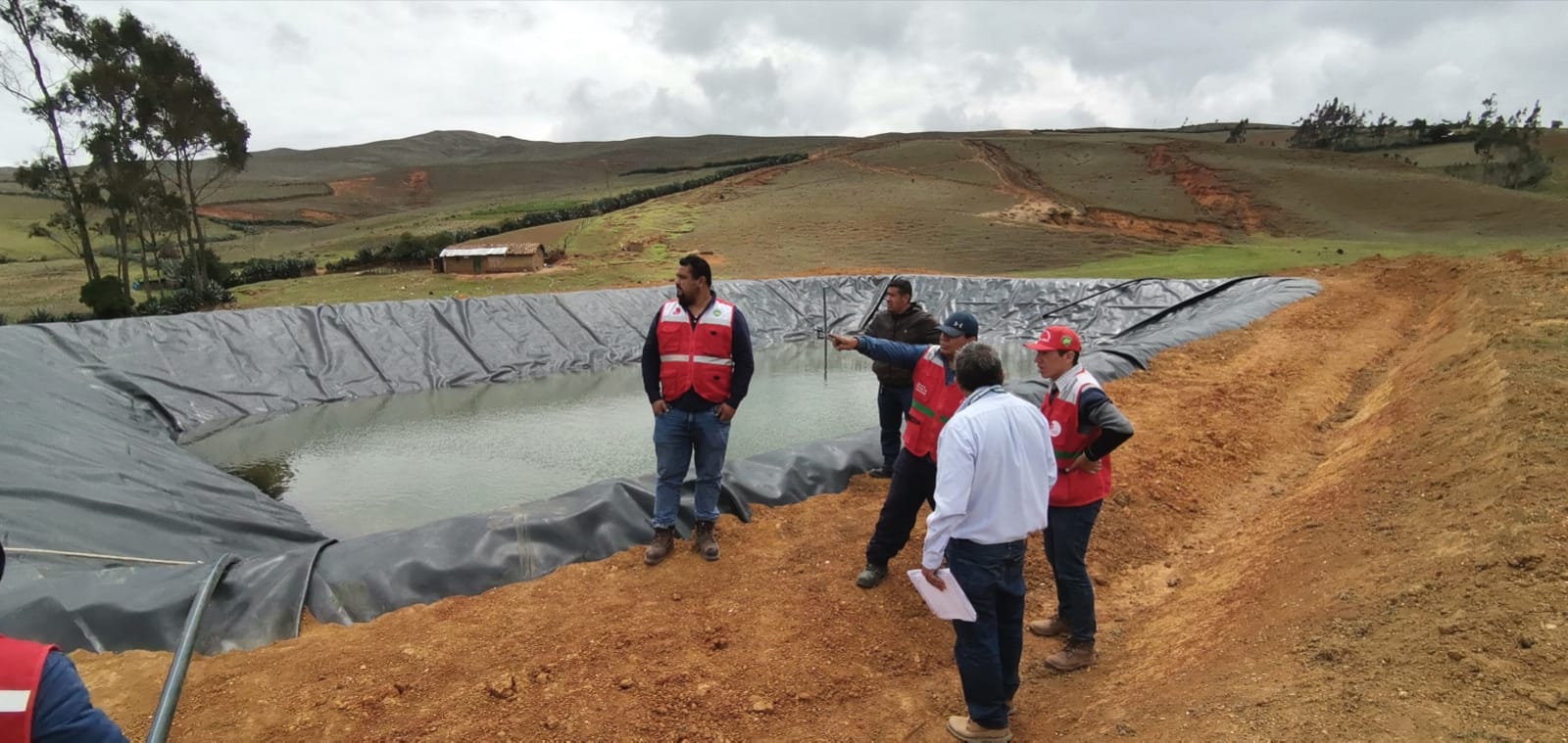 Habilitarán 1500 microreservorios en Piura para fortalecer la agricultura familiar