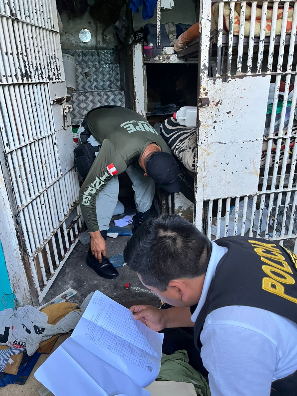 Dictan prisión preventiva a mujer implicada en red de extorsión