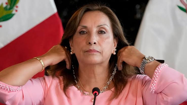 Médico revela que Dina Boluarte no habría pagado por su intervención quirúrgica