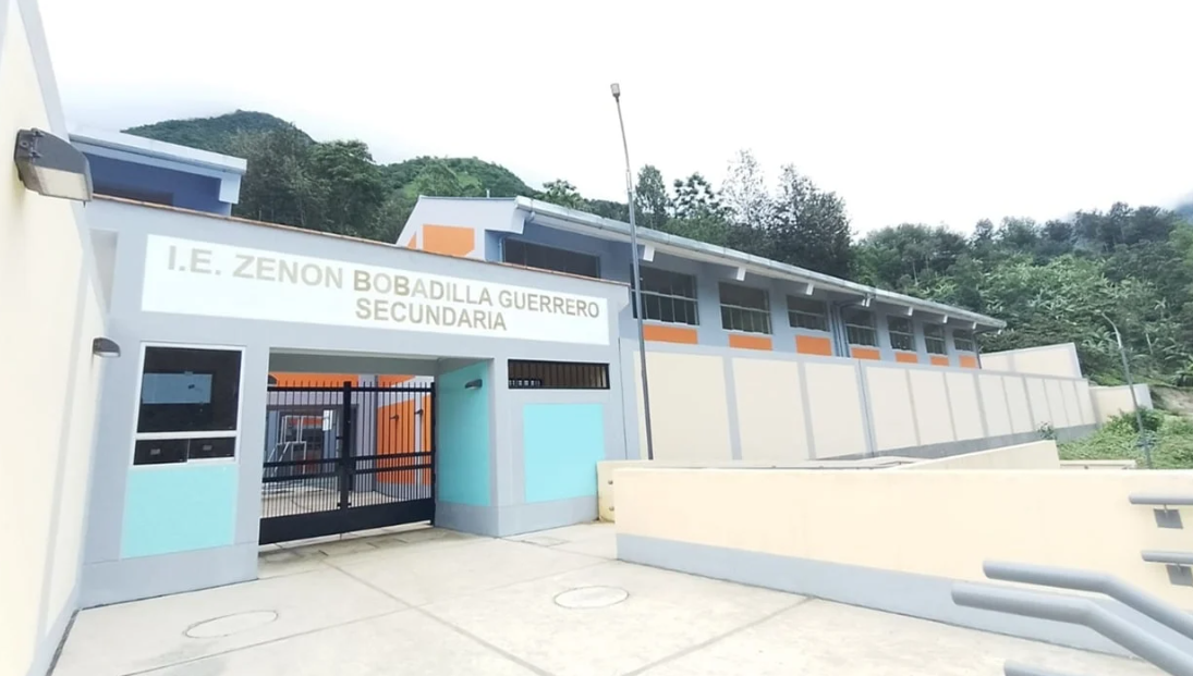 Colegio de Canchaque presenta graves fallas estructurales a seis meses inaugurado