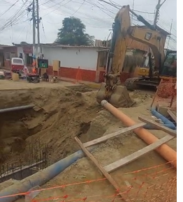 Obra de alcantarillado obliga a cerrar negocios en Catacaos, denuncian vecinos