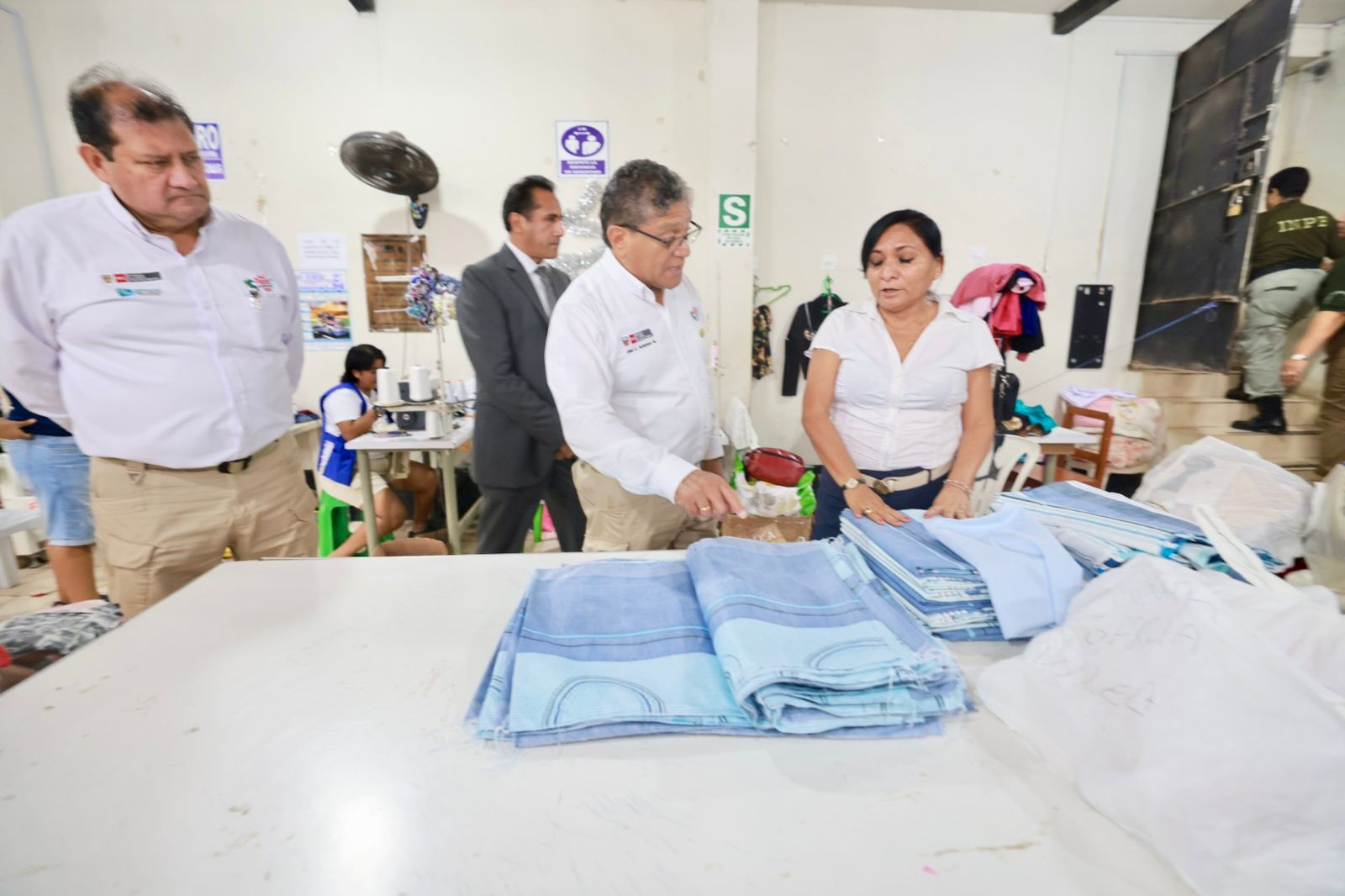 El ministro de Justicia supervisa los talleres en el penal de mujeres de Sullana