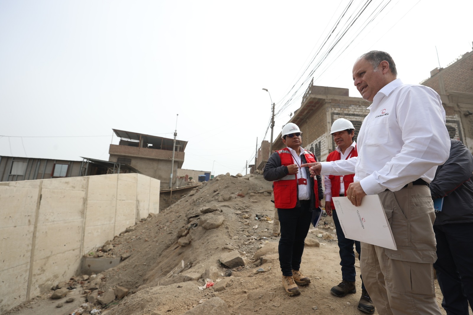 Contraloría inicia plan para reactivar obras paralizadas en todo el país