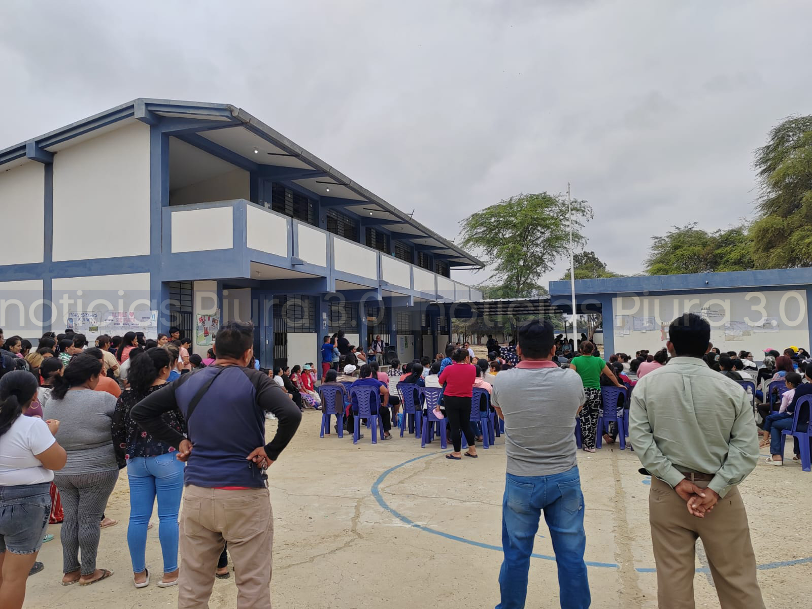 Colegio Almirante Grau vuelve a las clases presenciales pero exigen seguridad