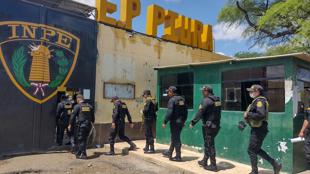 Desde julio instalarán bloqueadores de celulares en el penal de Piura