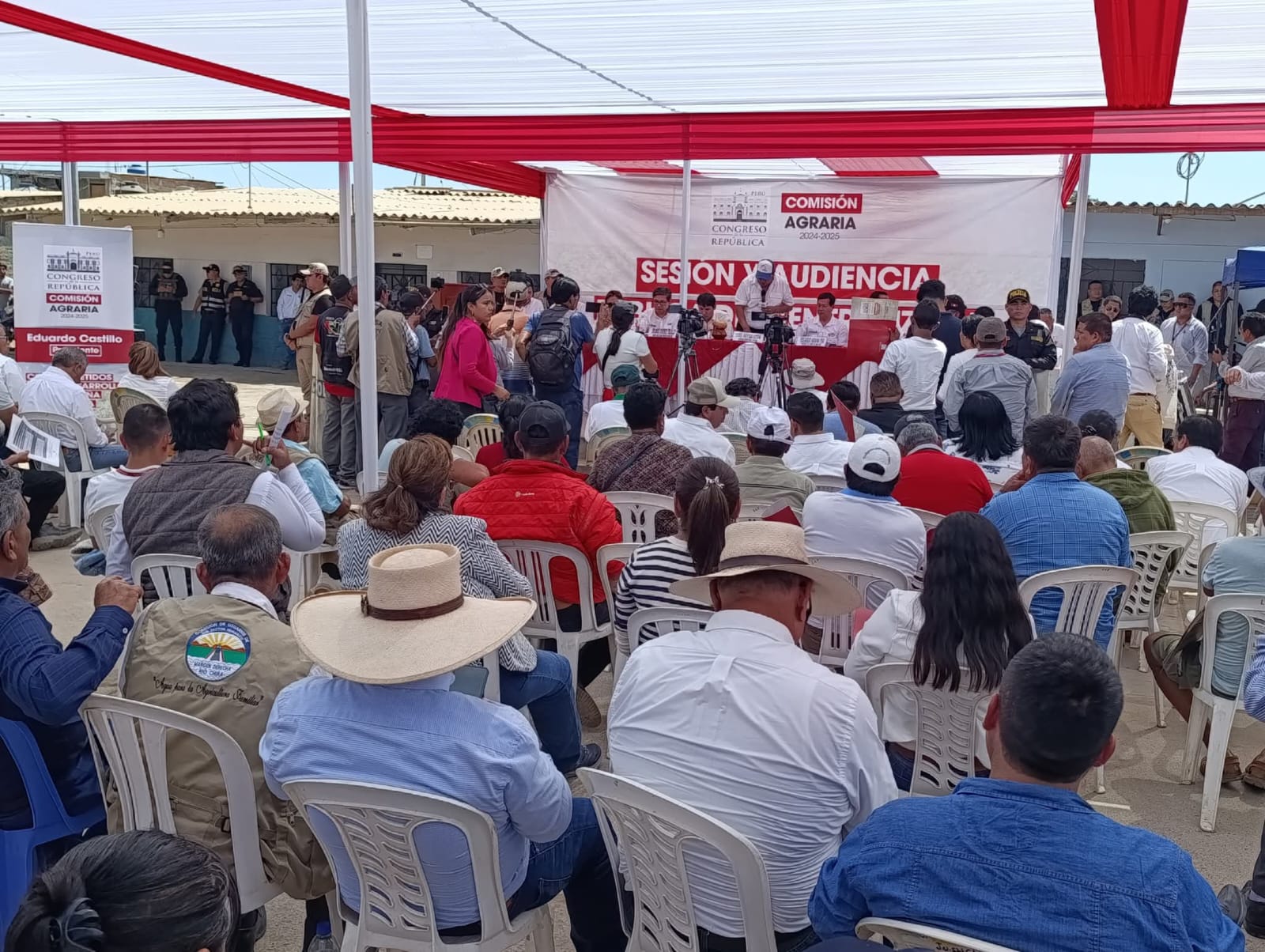 “Necesitamos que las obras se hagan realidad”: agricultores exigen acción en audiencia agraria