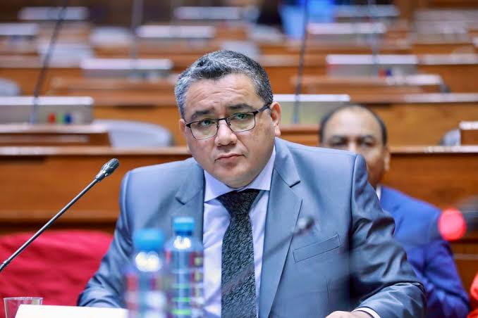 PJ impone 18 meses de impedimento de salida del país a Juan José Santiváñez