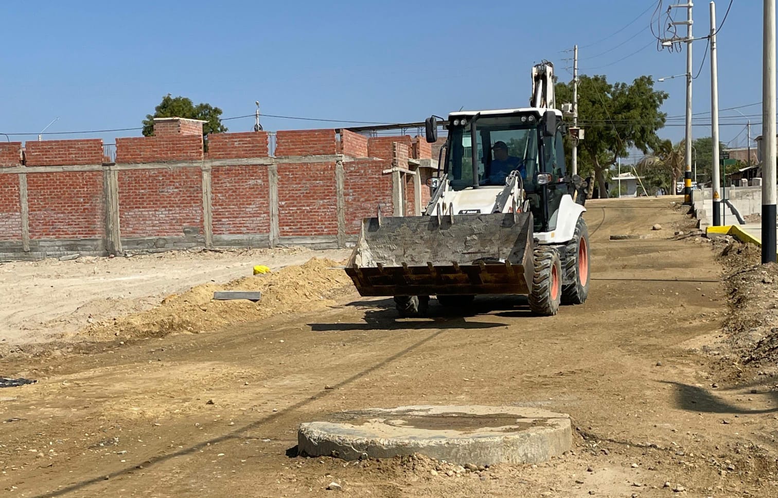 Inician obras de pistas y veredas en Villa Perú-Canadá y Nuevo Sullana