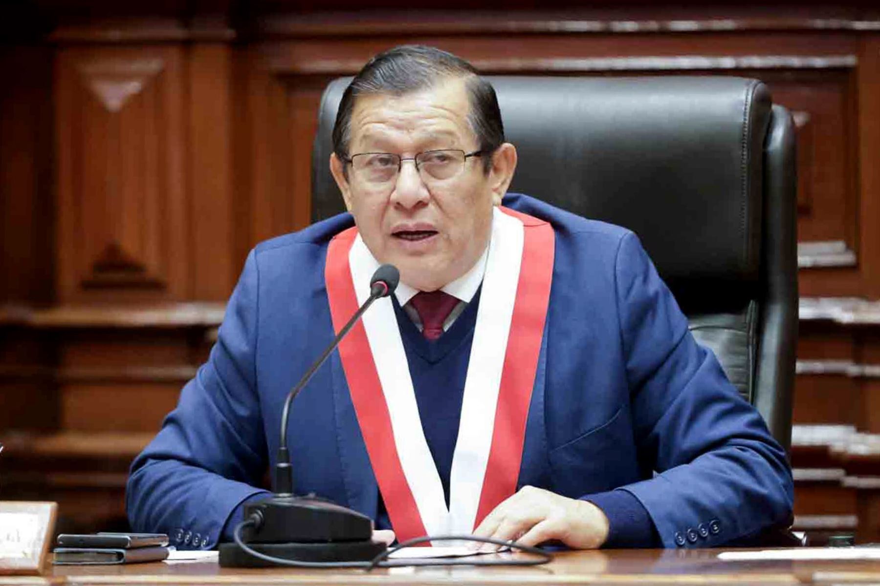 Salhuana defiende a Jerí y pide respetar la presunción de inocencia