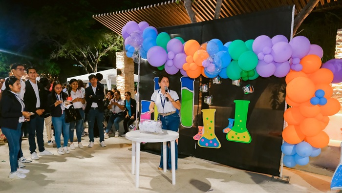 Jóvenes talentos de Piura destacan en feria científica escolar