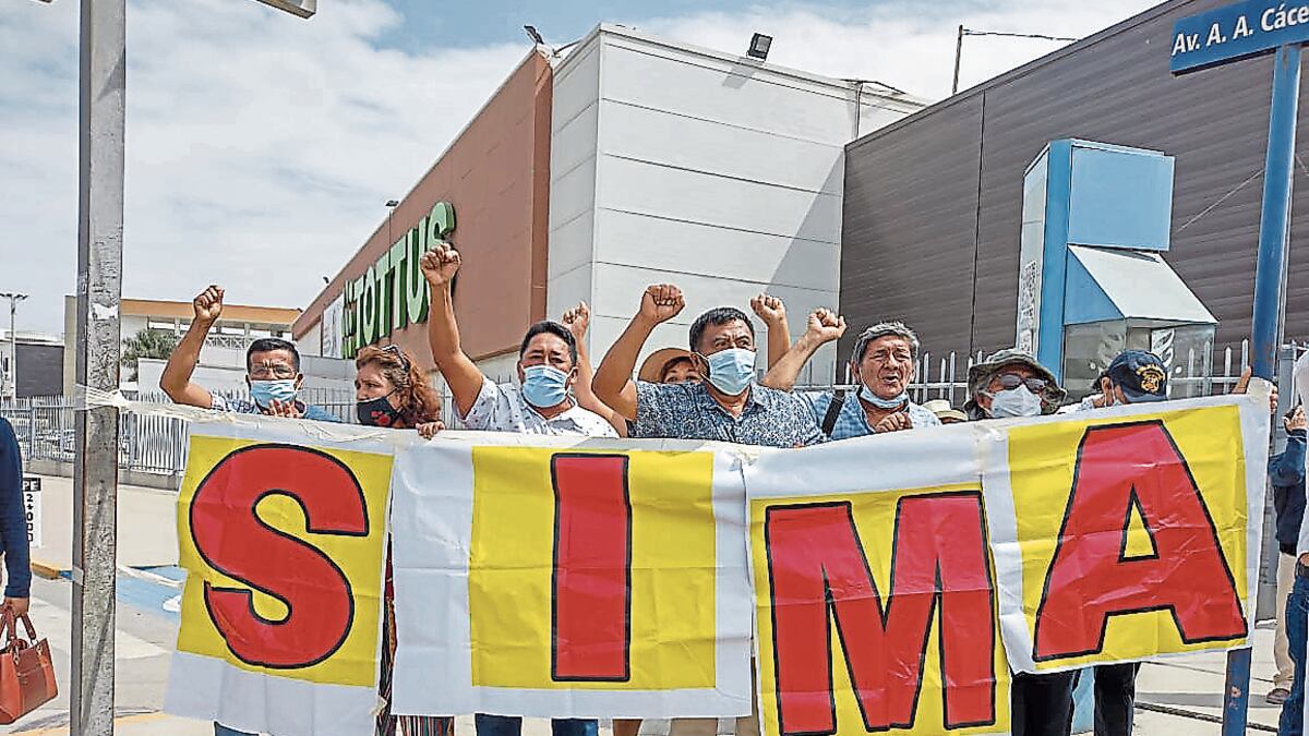 Docentes en Piura denuncian despidos por mala gestión presupuestal