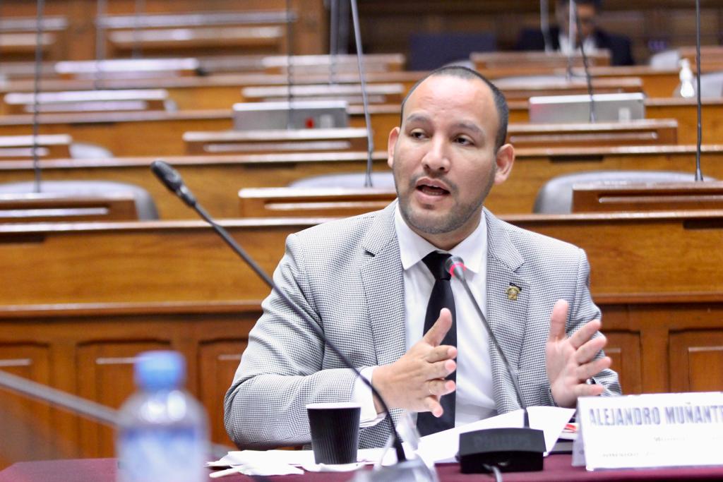 alejandro muñante