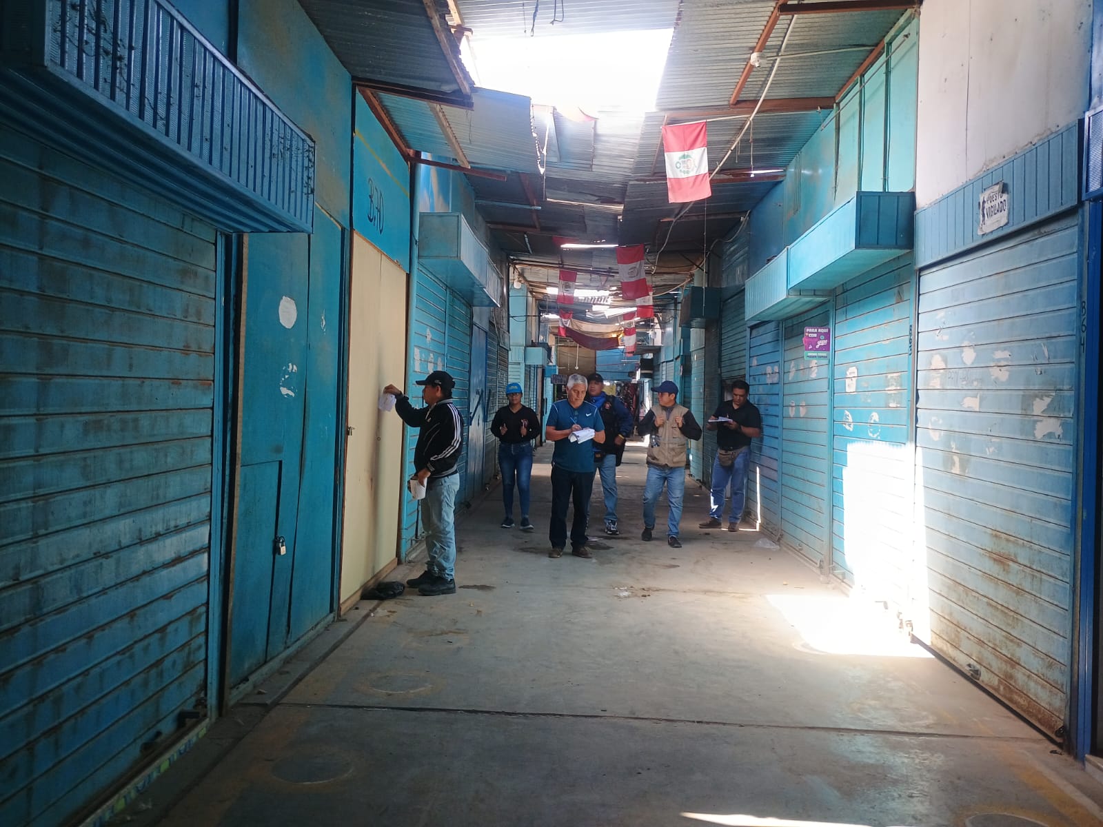 Unos 500 puestos del mercado San Miguel permanecen inactivos