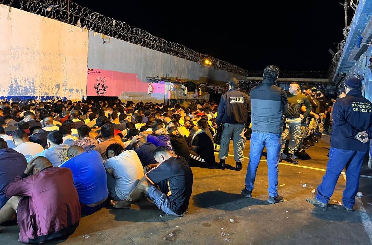 Hallan objetos prohibidos en megaoperativo en el penal de Piura