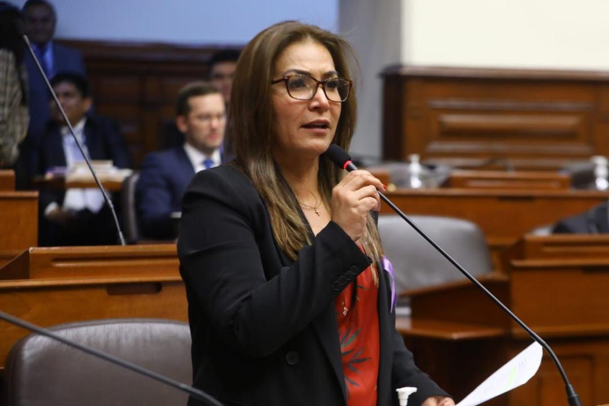 Congresista Magaly Ruiz asume Comisión de Salud pese a denuncias