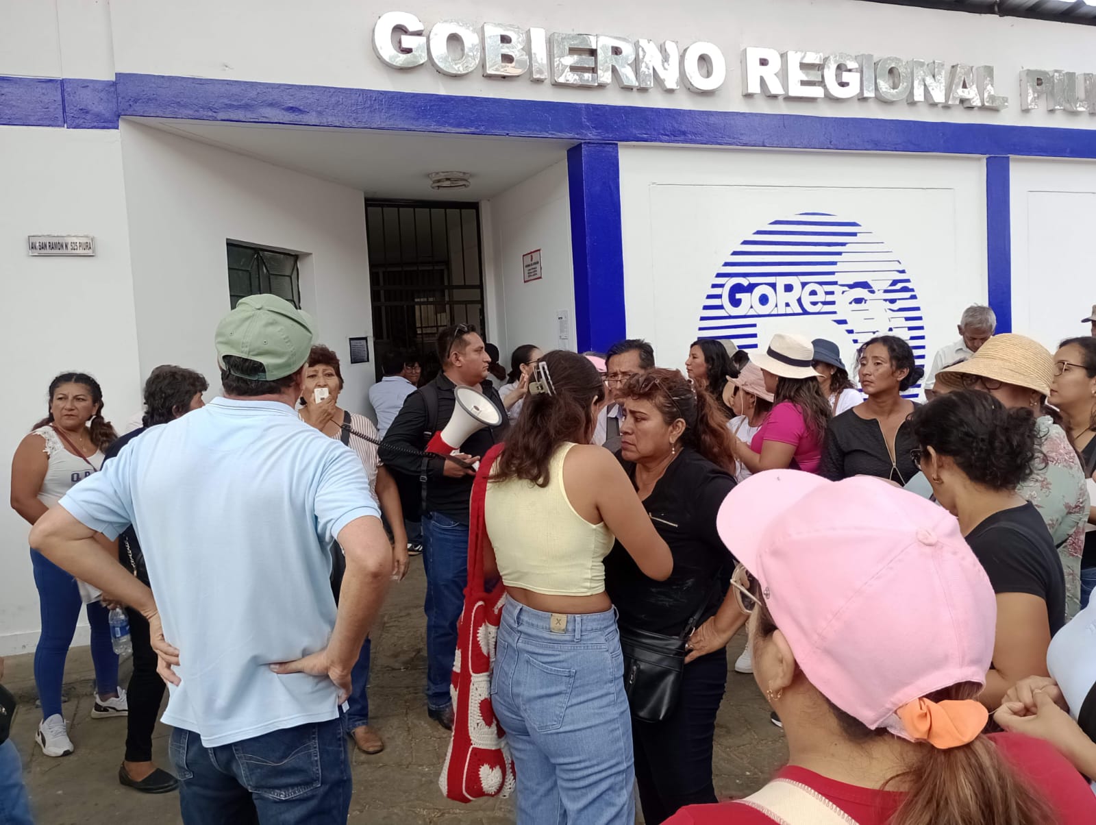 Piura: Maestros anuncian huelga de no cancelarse la deuda social