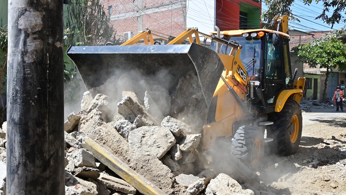 Piura: Recojo de basura y eliminación de desmonte en Pachitea