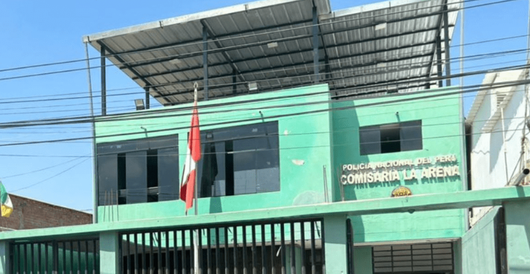 Policía detiene a dos sujetos con explosivos en La Arena