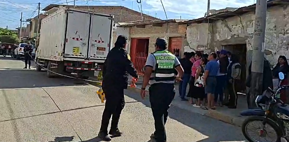 Hombre pierde la vida tras chocar contra camión en Bellavista