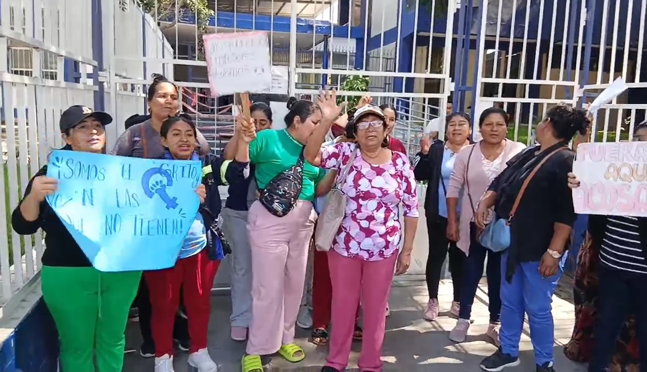 Piura: Padres no enviarán a hijas al colegio hasta expulsar a docente