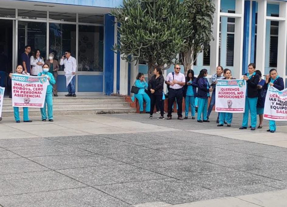 EsSalud anuncia fin de huelga tras acuerdo con sindicatos