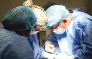 Médicos del Hospital de Sullana logran exitosa operación a bebé atacado por un perro