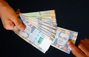 Perú Libre propone subir bono y aguinaldo al sueldo mínimo
