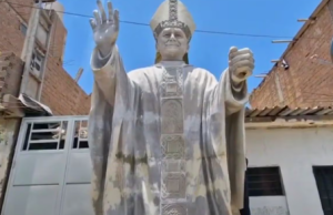 Elaboran en Chiclayo estatua monumental dedicada al papa León XIV