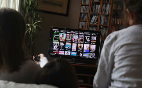 CINE & STREAMING