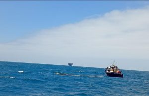 Intervienen zona de derrame de petróleo en una plataforma de El Alto