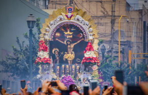 “Levantada Mundial” del Señor de los Milagros: Piura se une al histórico gesto de fe