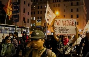 Suspenden a tres generales tras la muerte de joven en las protestas