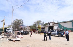 Piura : retiran construcciones ilegales y liberan vías
