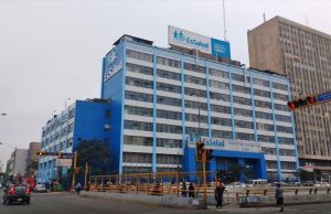 IPE alerta: EsSalud gasta más, pero atiende peor