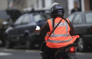 Aplicarán sanciones a motociclistas que incumplan uso de chaleco y casco