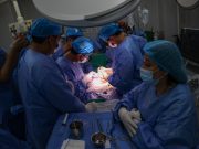 Perú: bebé es operado con éxito dentro del útero en el Hospital Rebagliati