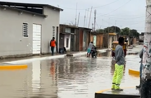 Piura: Pistas de 12 millones en aledaños Kurt Beer bajo el agua