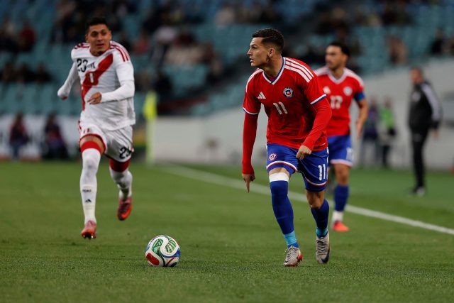 Chile gana a Perú