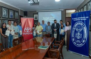 Especialista de Toyota destaca en Piura los beneficios de los vehículos híbridos y eléctricos