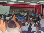 Los docentes de la UNP acuerdan continuar en huelga indefinida
