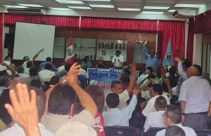 Los docentes de la UNP acuerdan continuar en huelga indefinida