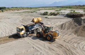 Vivienda refuerza defensas en el río Piura ante temporada de lluvias